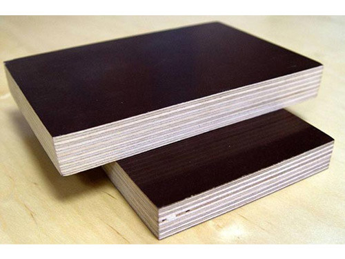 China Poplar Core Film Faced Plywood 1220*2440mm Sealed With Waterproof Paint wholesale