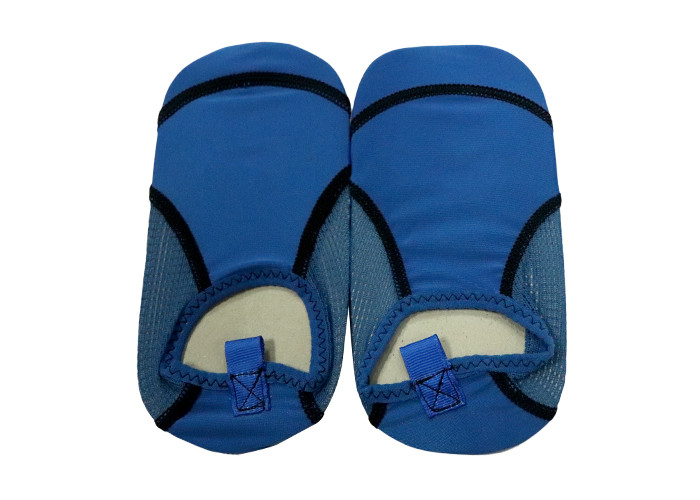 China 2mm Neoprene Water Socks , Blue Cold Water Scuba Diving Socks Prevent Scratch wholesale