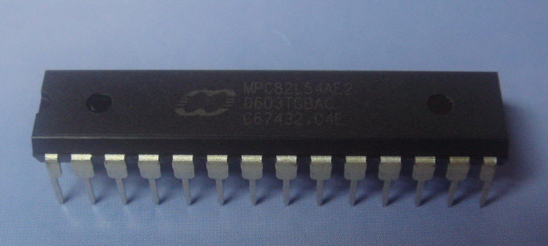 China PDIP20 Type of Megawin 8051 Microcontroller Mini Projects MPC82L / E54 with 3KB Max Byte wholesale