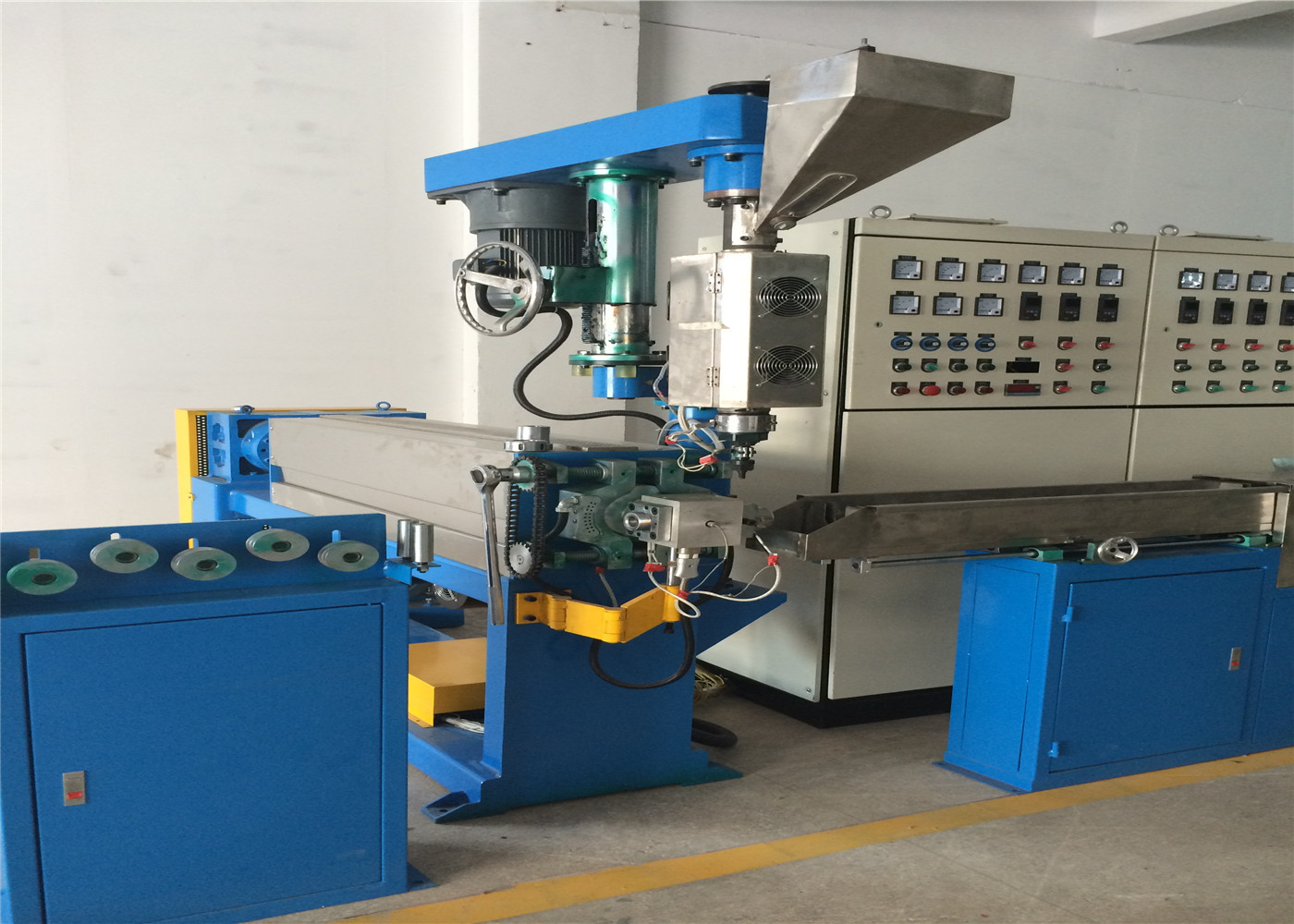 China Automated Wire Extruder Machine , PVC Cable Manufacturing Machine 500 M/Min wholesale