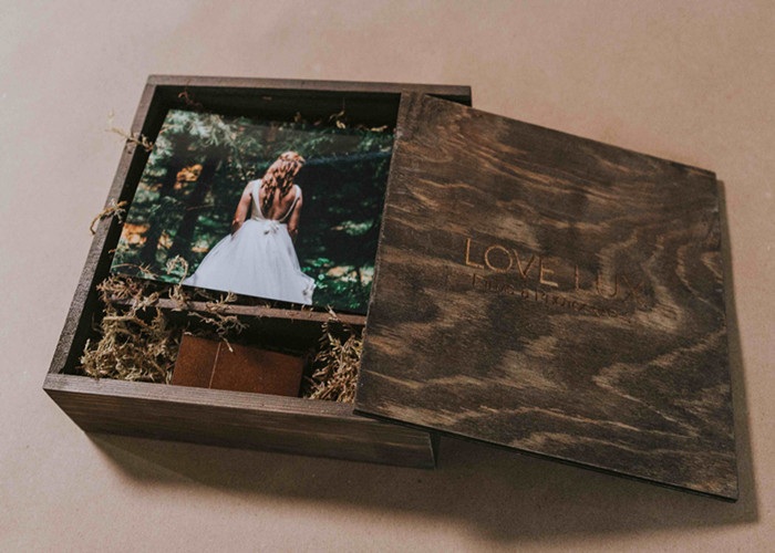 China 4 X 6 Wooden Photo Album Box , Custom Wooden Wedding Photo Box With Dividers wholesale