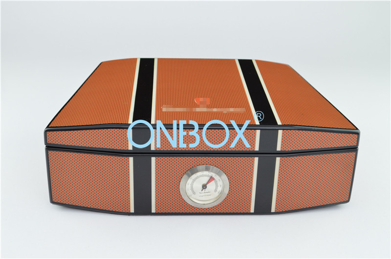 China Cedar Wood Cigar Boxes In Luxury High Gloss Painting With Humidometer In Customized Pattern wholesale
