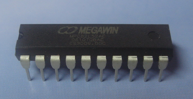 China SOP28 Type of Megawin 8051 Microcontroller Mini Projects 15 bits MCU 24MHz Frequency wholesale