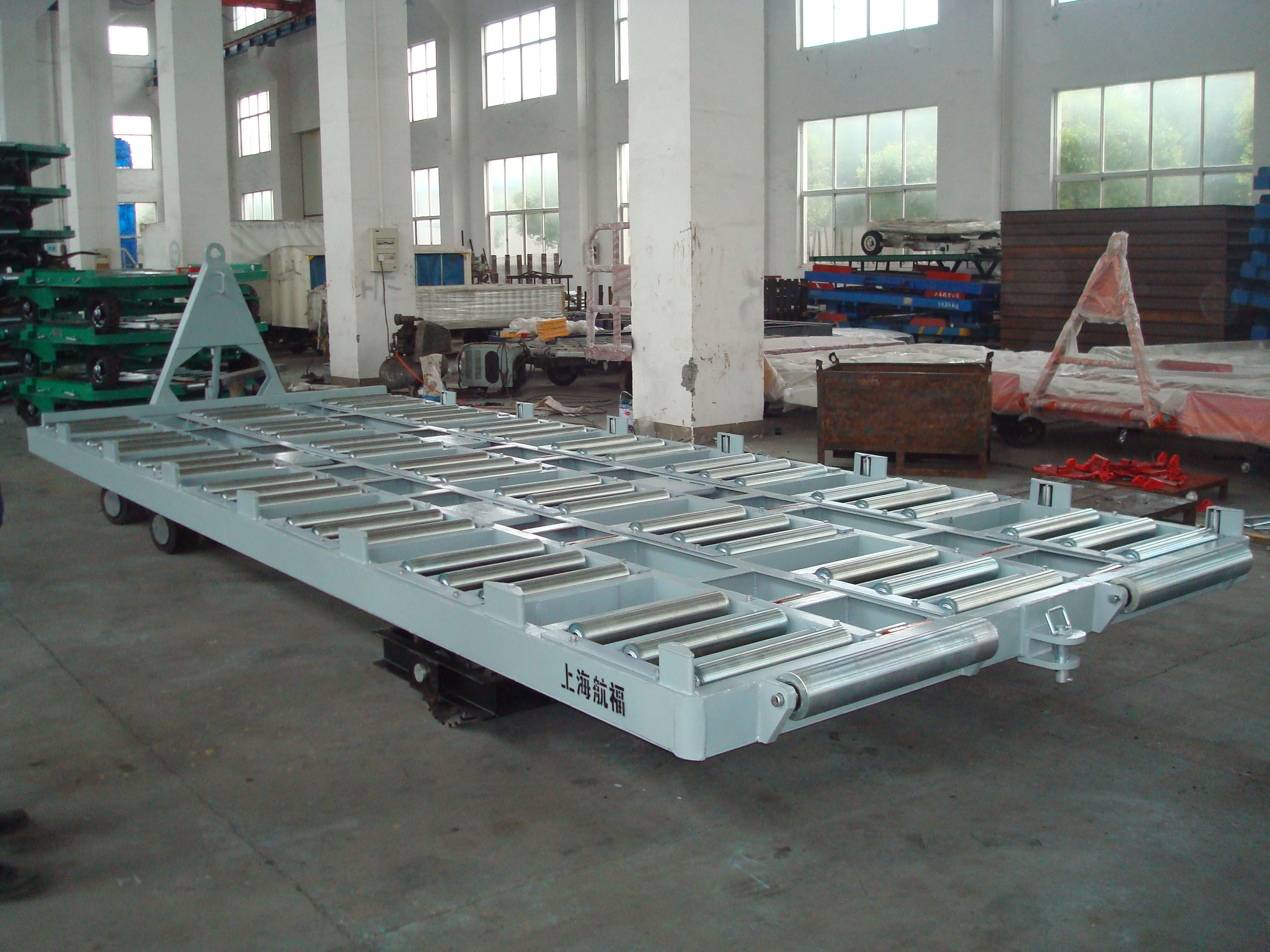 China 15T Carrying Capacity Airport Baggage Dollies 691 x 265 cm Platform Dimension wholesale
