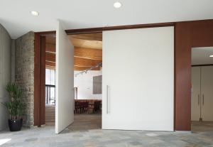 China Office Building Wooden Swing Door Max Height 2350mm E1 Medium Desity Fibreboard wholesale
