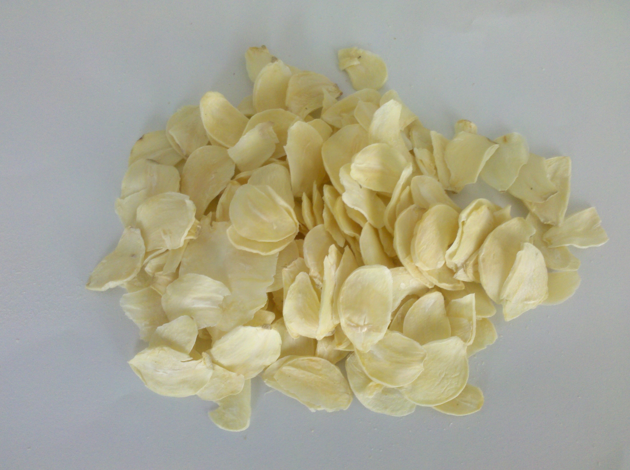 Light Yellow Dried Garlic Pods No Additives 100% Pure Fresh Garlic Materials for sale
