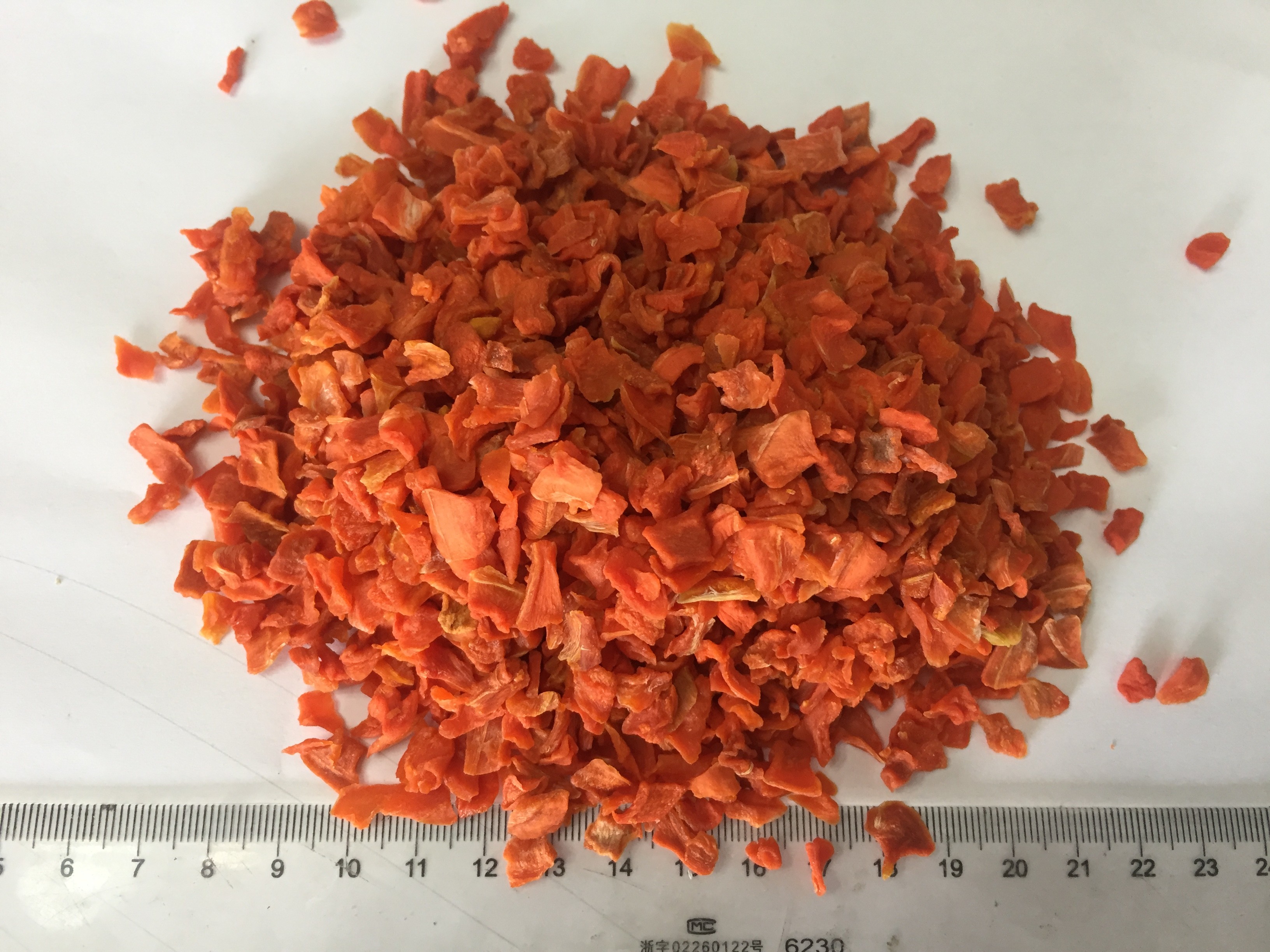 Bright Red Dried Carrot Chips Root Part Typical Delicious With High Sugar for sale