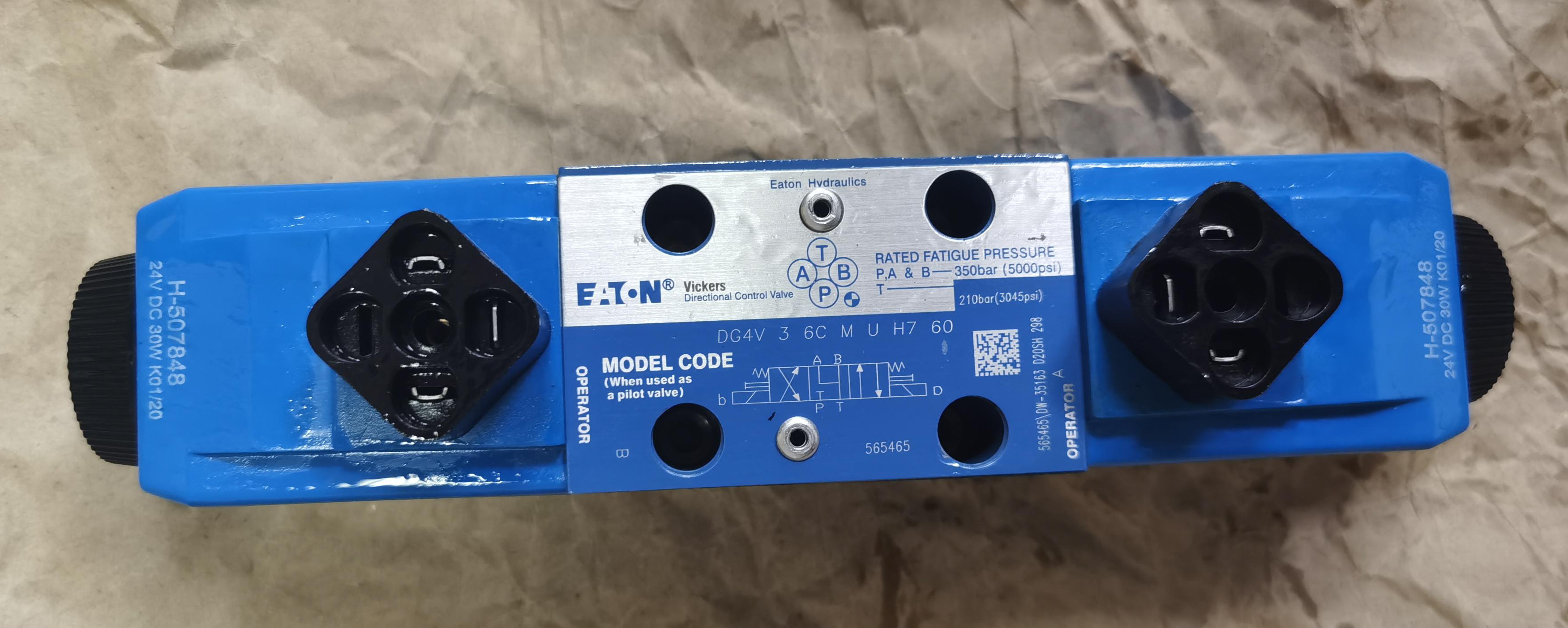 Eaton Vickers DG4V-3-6C-M-U-H7-60 Solenoid Operated Directional Control Valve for sale
