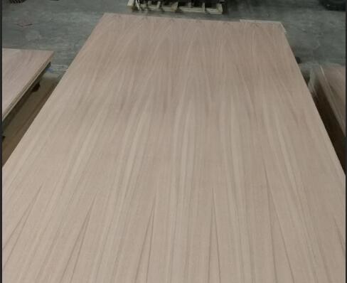 China Parota Face / Back Poplar Core Plywood , High Grade Plywood Slice Cut Veneer wholesale