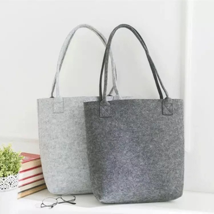 China Free Sample Lowest MOQ High Quality Big Tote Bag Shopping Felt Handbags. size is 35cm*30cm 2mm microfiber material. wholesale