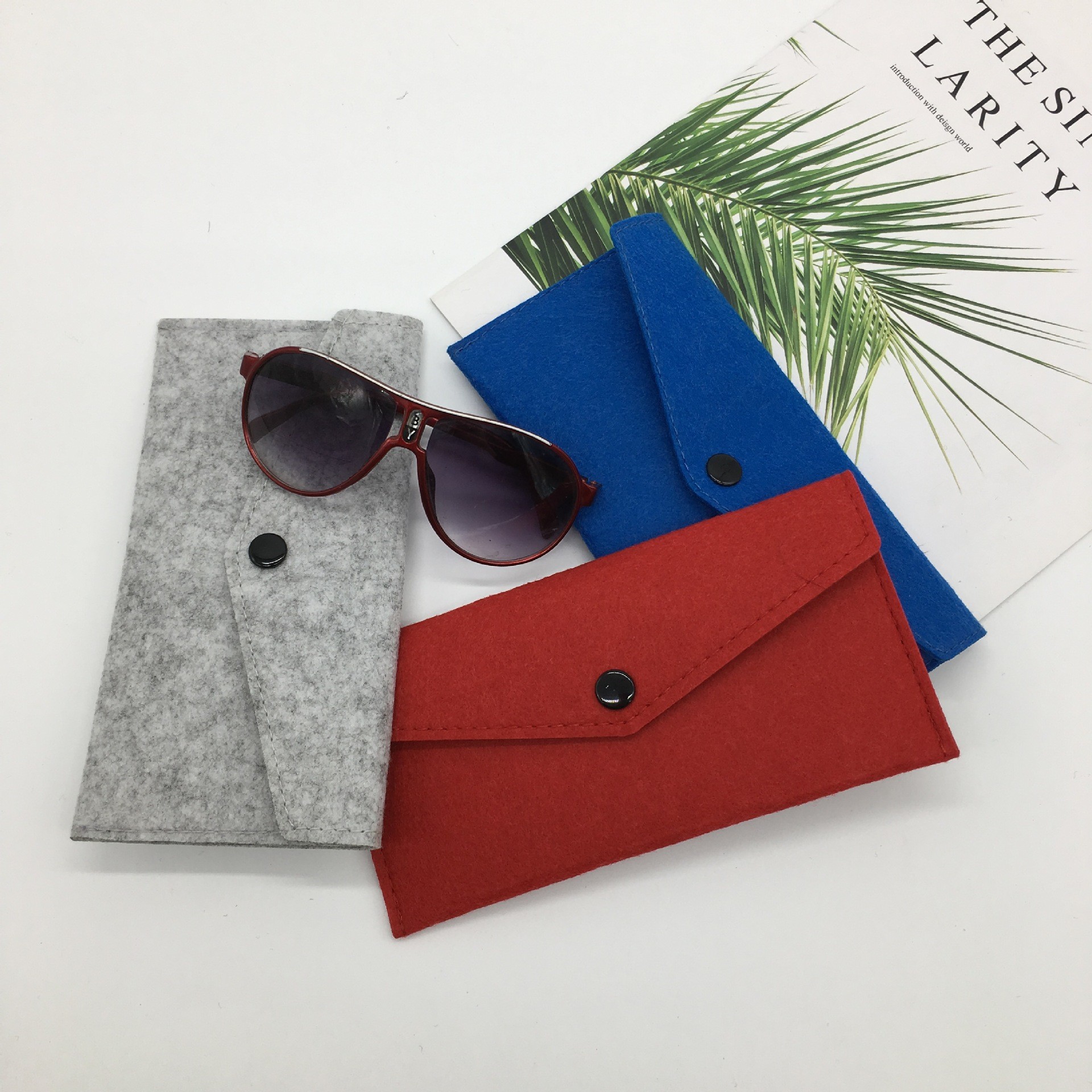 Buy cheap custom microfiber sunglasses pouches or glasses bag holder.size:9cm*18cm. 2mm from wholesalers