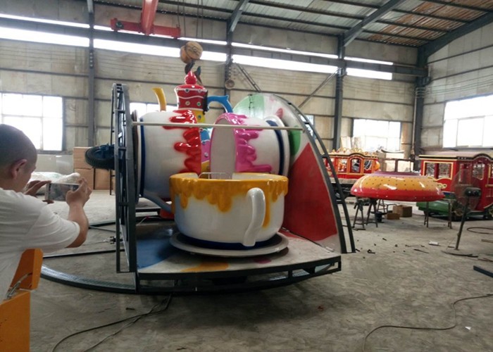 China Indoor / Outdoor Teacup Amusement Ride With Under Base And Transmission System wholesale