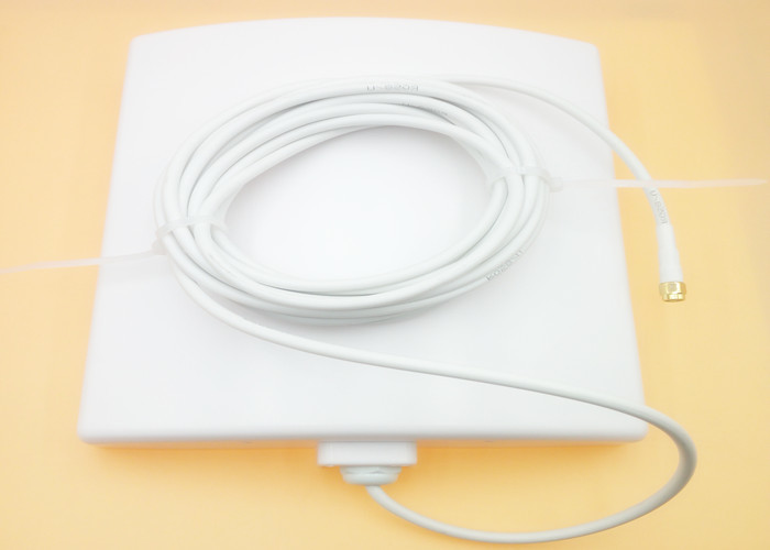 China Vertical Directional Base Long Range RFID Reader Antenna With SMA Male Connector wholesale