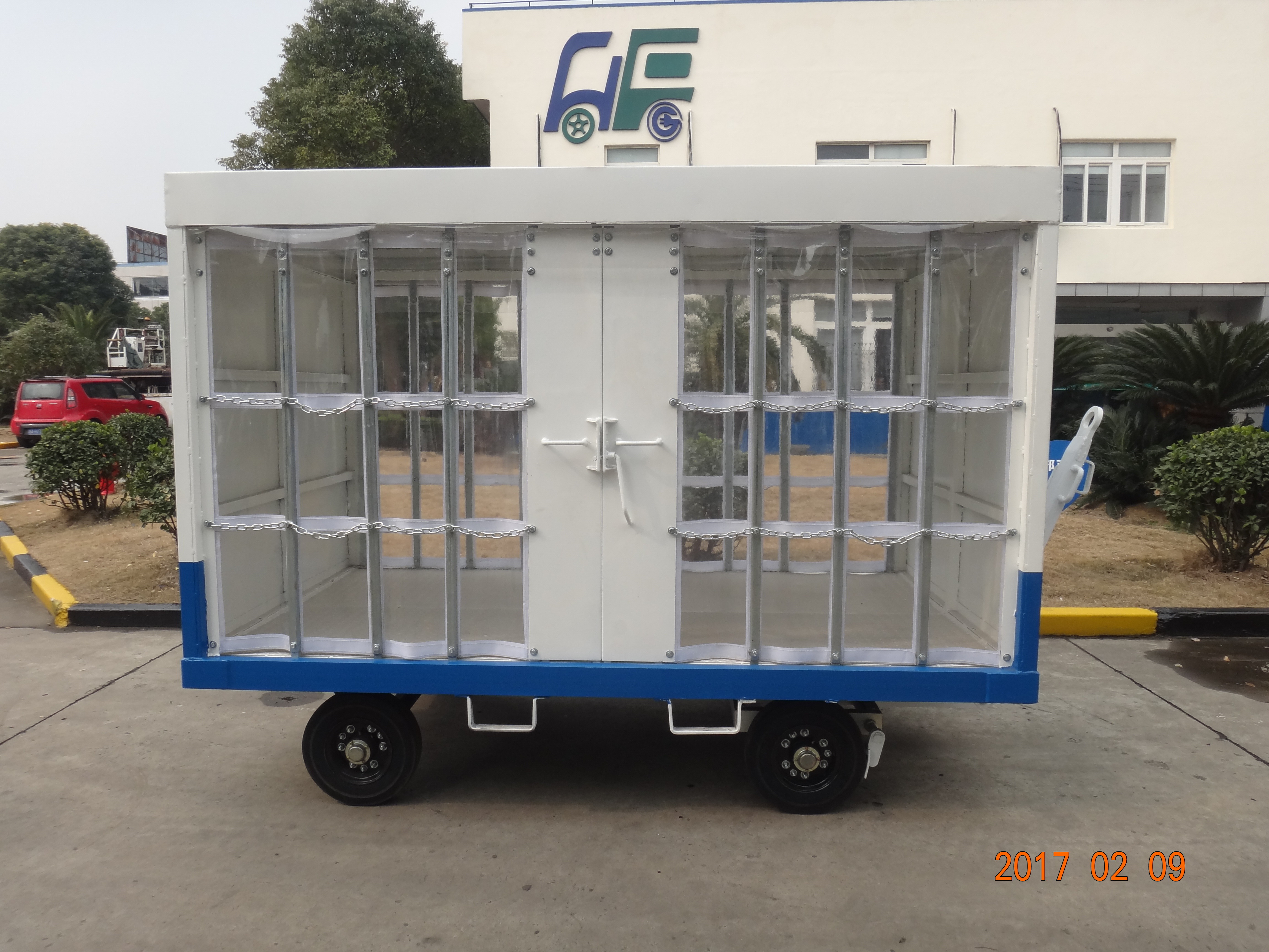 China Waterproof White Airport Ground Support Equipment Luggage Carrier Cart With Canopy wholesale