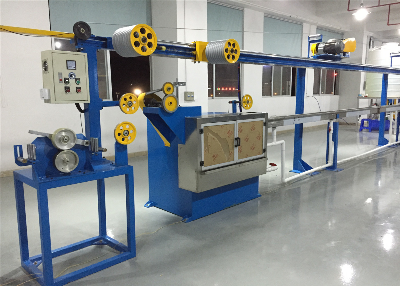 China Double Layer Co Extrusion Wire Extruder Machine 65000W One Year Guarantee wholesale