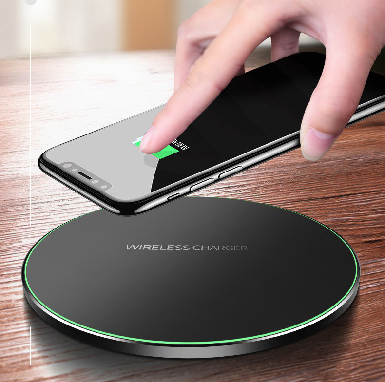 Super Slim Qi Compatible Wireless Charger 10W/7.5W/5W Fast Charging Wireless Pad for sale