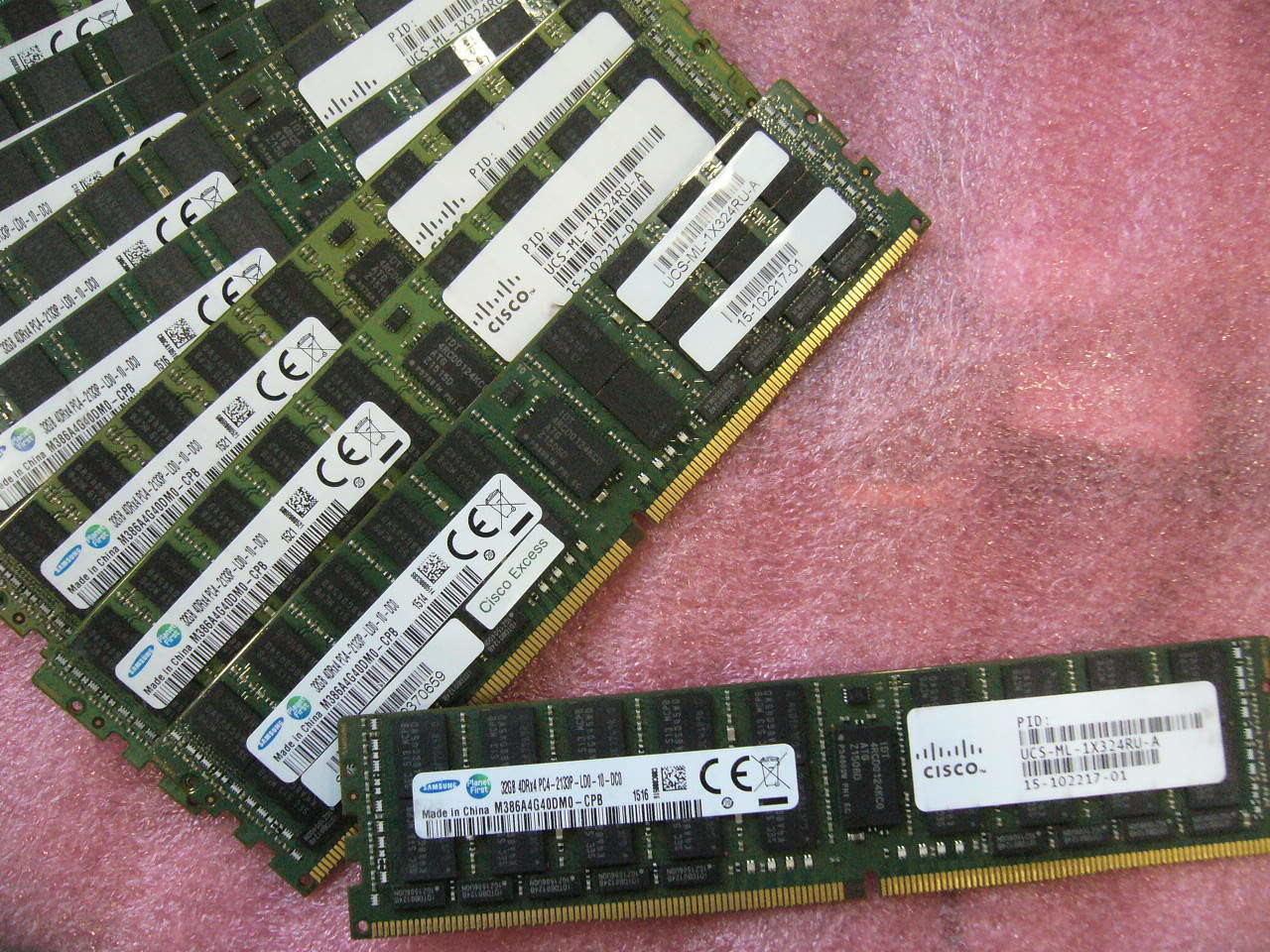 China RAM Memory Server Power Supply Cisco UCS-ML-1X324RU-A Hynix UCS 32GB 4RX4 PC4-2133P DDR4-2133 wholesale