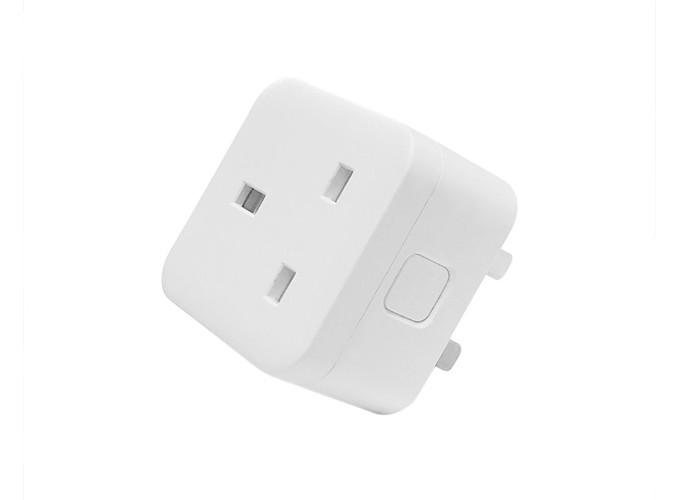 China Energy Metering 16A Smart Home Control Systems UK Type Mini Wifi Controlled Plug Socket wholesale