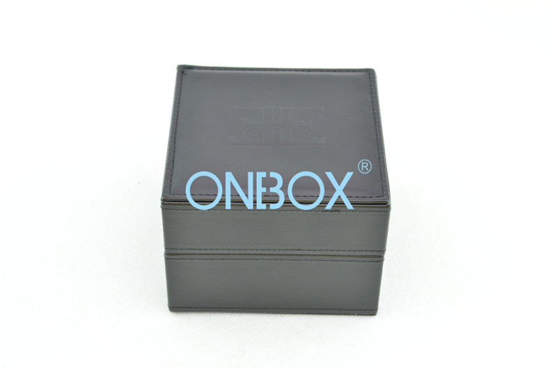 China Luxury PU Leather Watch Boxes , Single Mens Watch Cases Jewelry Box wholesale
