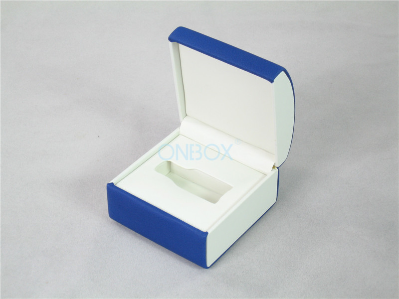 China Factory Supply Portable Trinket Gift Boxes In Fashion Leather , Victoria Scecret Box For Gifts , Proposal Jewelry Box wholesale