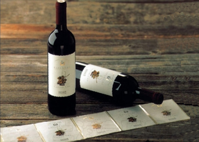 China Adhesive Paper Wine Label Stickers , Spot UV Surface Handle Printable Wine Labels wholesale
