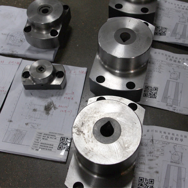 Henghui Customized Designed Nut Forging Carbide Die For Making Screws Or Bolts for sale