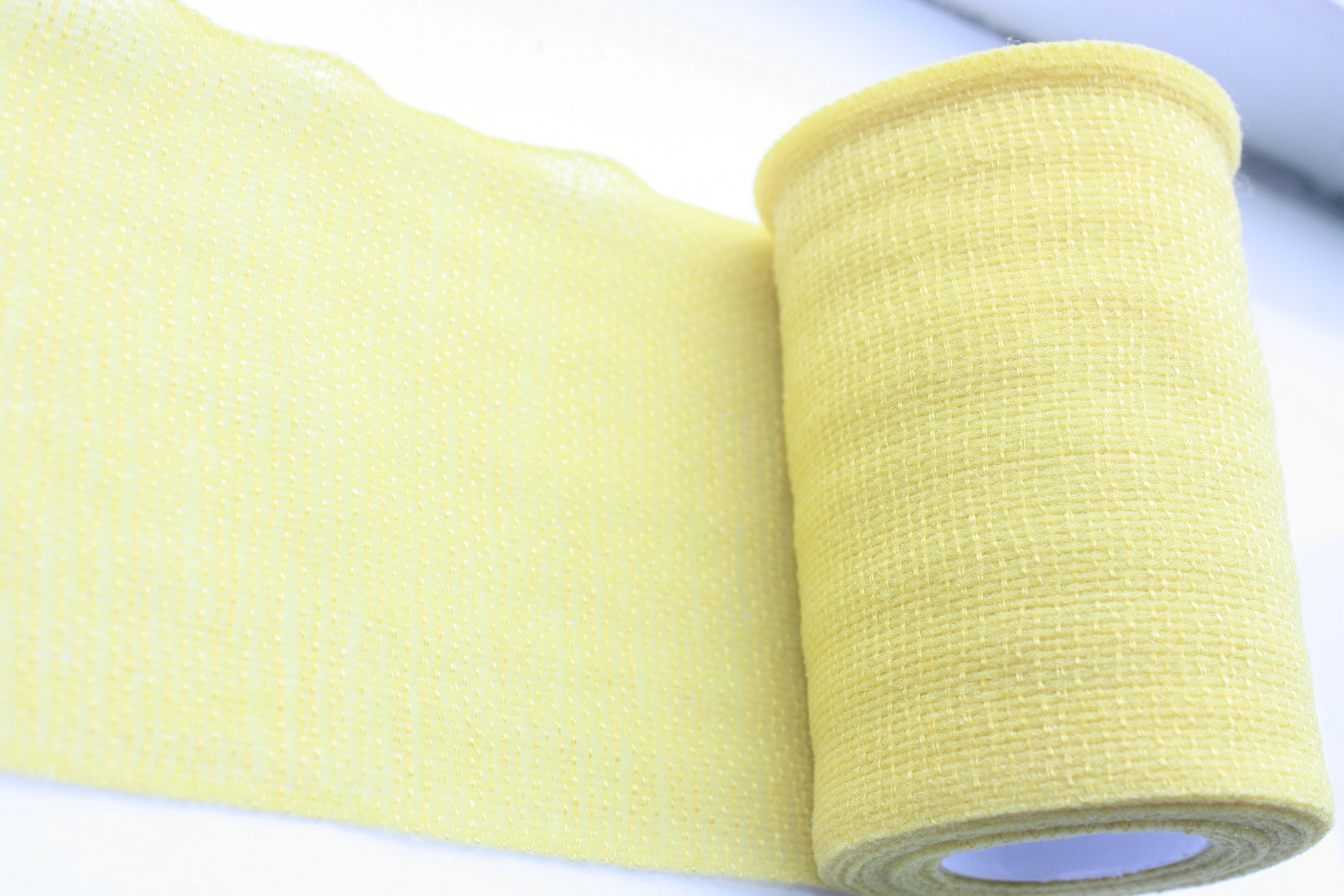 China Flexible Yellow Cohesive Breathable Self - adhesive Elastic PBT Bandage wholesale
