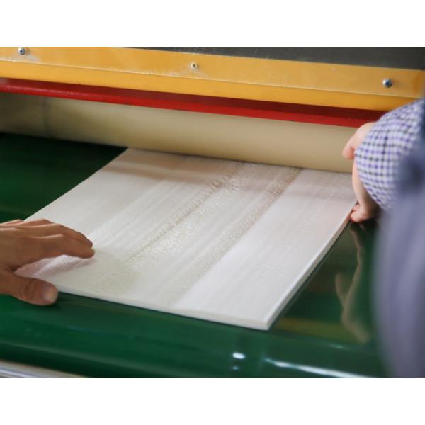 White Color FKM Rubber Precompound with 20-60 Mooney Viscosity and 17 Compression Set for Oil Seals and Gaskets