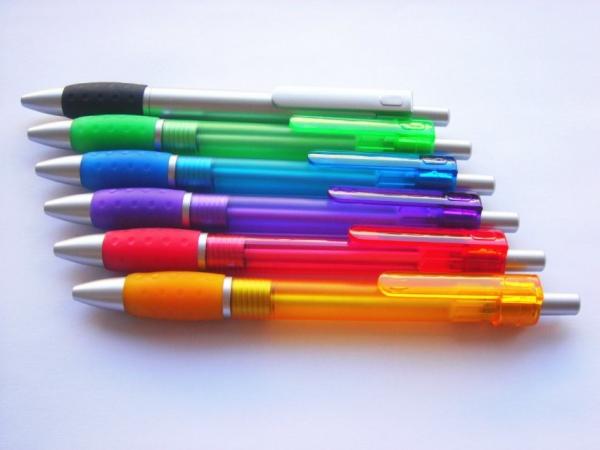 Quality Multi-color wave shape grip soft Rubber Barrel Promotional Cheapest Plastic ball Pen for sale