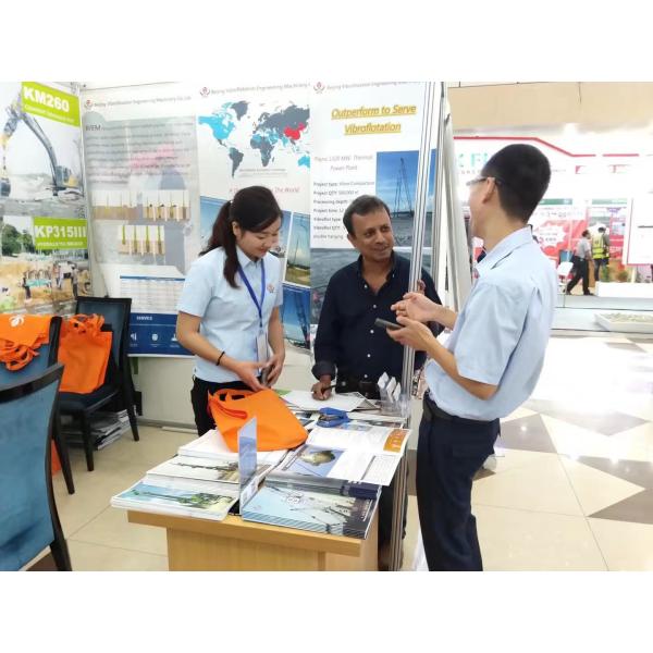 Professional Vibroflot Drive Pile Machine For Stone Column Engineering