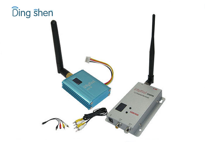 China 800m CCTV Wireless Video Transmitter 2.4Ghz FPV Sender With 12 Channels wholesale