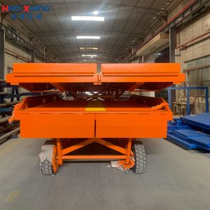 China Trailers 10T Folding Dock Ramp Temporary Loading Dock Customized on sale