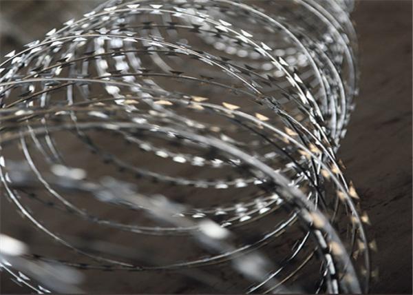 Quality Anti Theft Hot Dipped Barbed Bto-22 Concertina Razor Wire For Fence for sale