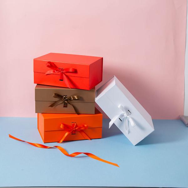 Folding Rigid Candy Boxes Corrugated Cardboard Clothing Gift Box For Holiday