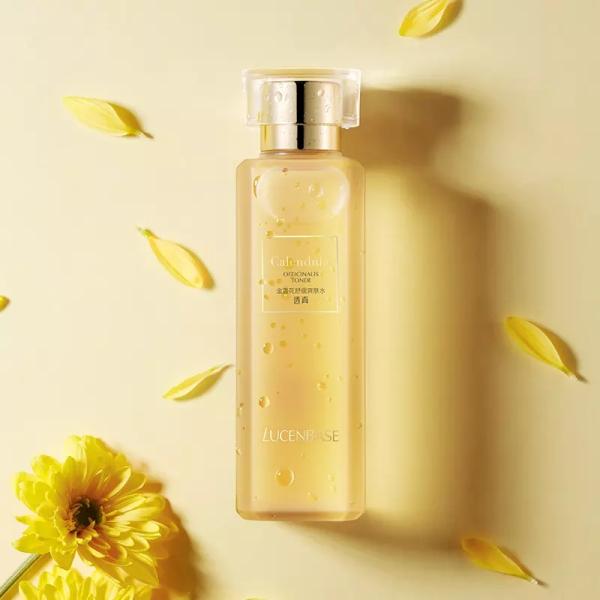 Skin Balancing Pore-Reducing Toner Minimizes Large Pores Face Moisturizing Calendula Skin Toner for Face