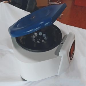 Accurate 4000r/min Low Speed Centrifuge TFT-LCD True Color Display