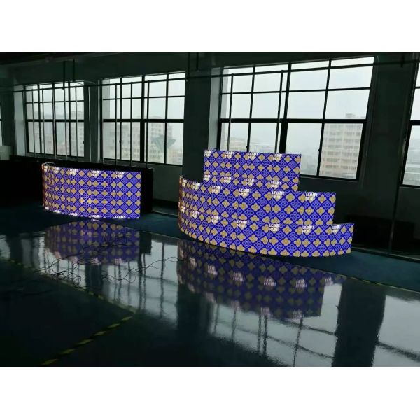 Custom Mobile LED Video Wall Display Concave CE Rohs Approved Intelligent Monitoring