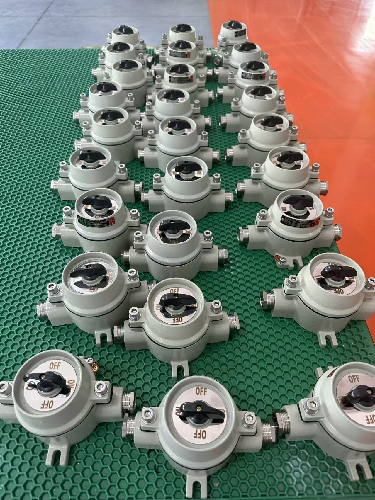 China Surface Mount Explosion Proof Switch with Marine Grade Aluminum 10A Current wholesale