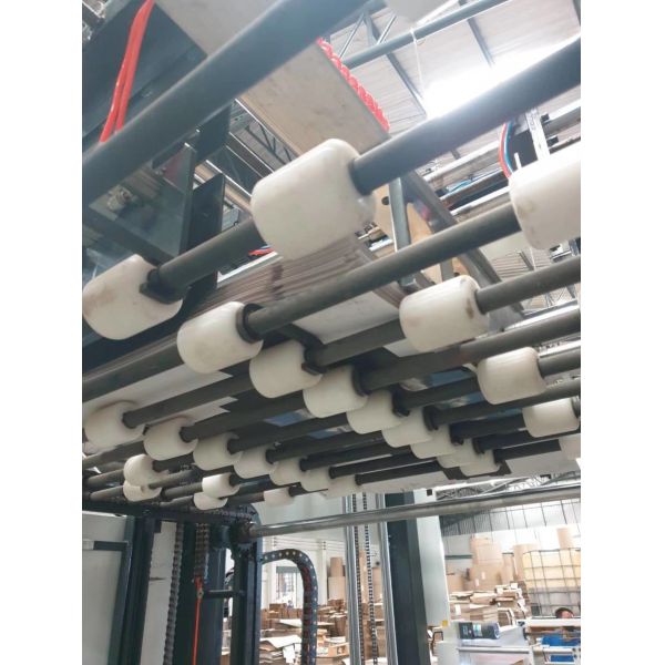 Automatic Servo Motor Litho Flute Laminator Machine Flip Flop Stacker