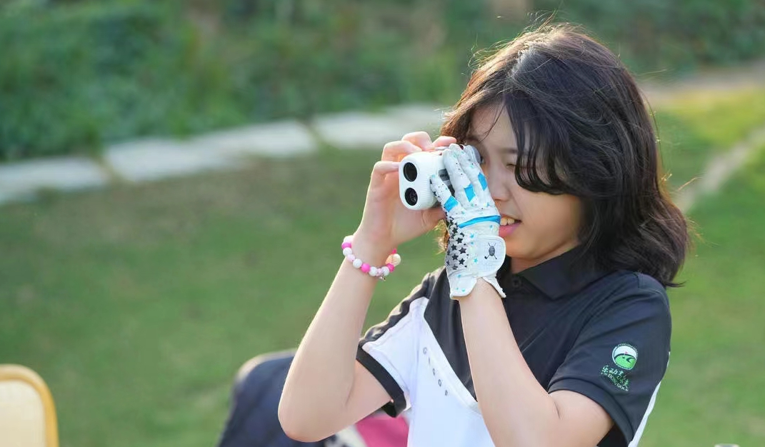 2024 New Golf Rangefinders Optical Instruments Outdoor Sport Hunting Shooting Birding Telescope Golf Laser Range Finder