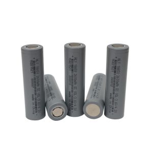 High Power Cylindrical Li Ion 2600mah 18650 Battery Rechargeable