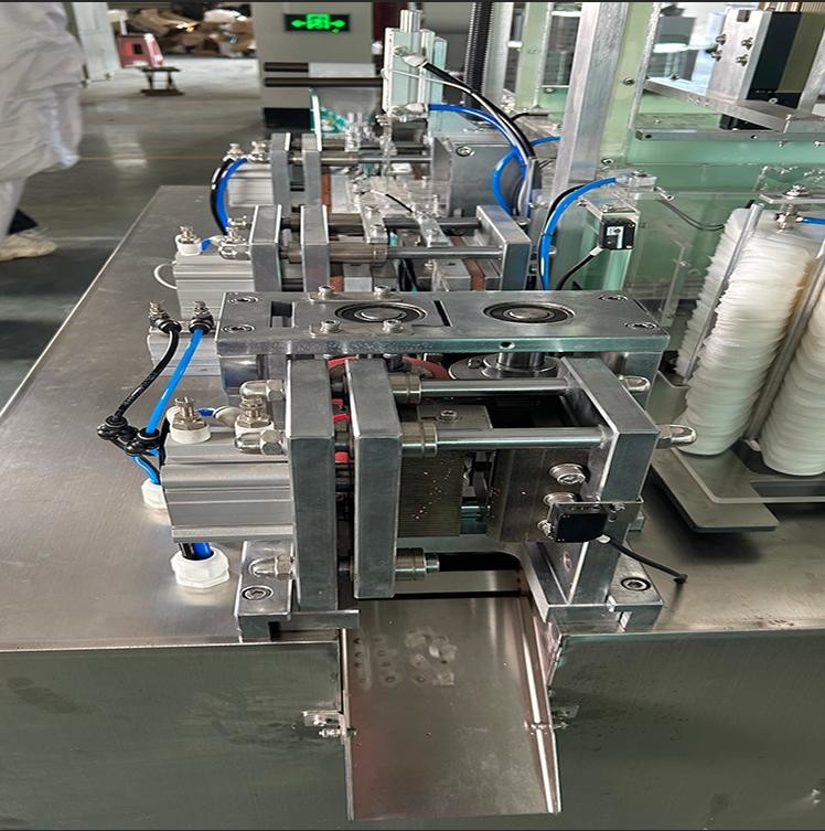 6 Times Central Folds PE Gloves Folding Packing Machine With Servo Motors