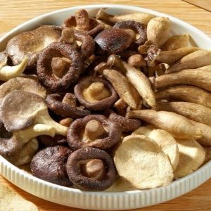 China Crispy Texture VF Antler Mushroom Chips No Fillers No Flour wholesale
