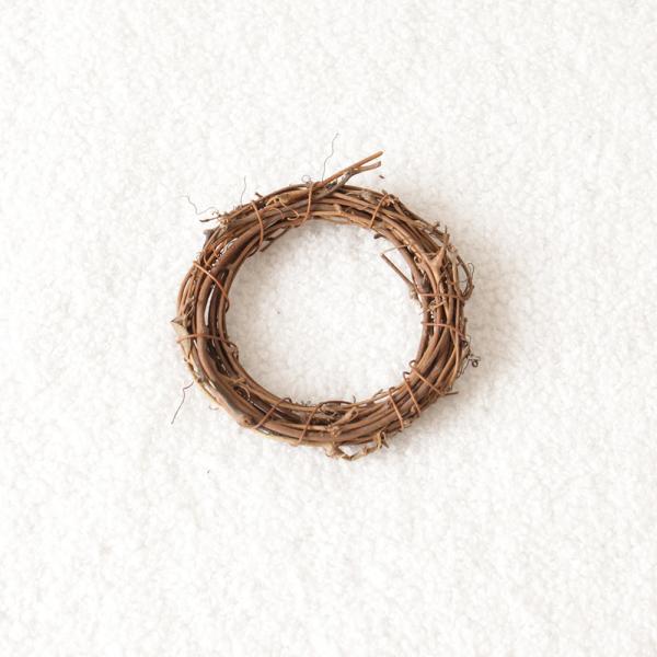 Festive Window and Door Hanging Rattan Ring Artifi for 35cm Natural Grapevine Wreaths