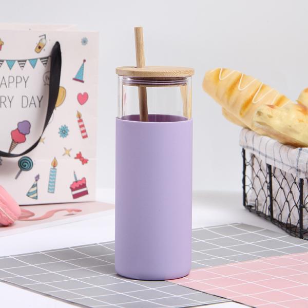 Clear Color Portable Sturdy Silicone Covered Glass Water Bottle Glass Drinking Tumbler With Straw And Bamboo Lid Customized Logo Stylish Design