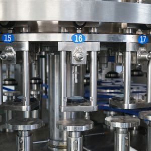 500ml 5000BPH Soft Drink Canning Machine Carbonated Drink Bottling Machine