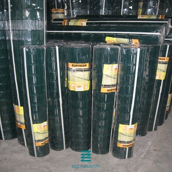 Hot Dipped Galvanized Wire Mesh Fence Rolls Easily Assembled For Fence Guard