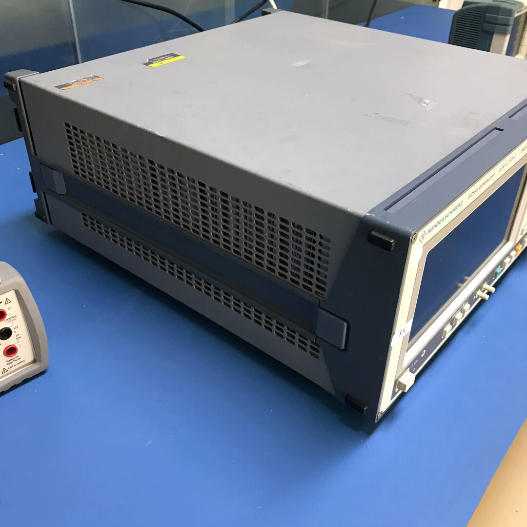 RF Signal Generator Rohde & Schwarz R&S SMIQ03B 3.3 GHz Vector Signal Generator