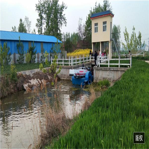 Quality 2000m2/H Depth 0.6m Lake Water Cleaning Machine Weed Harvester Boat for sale