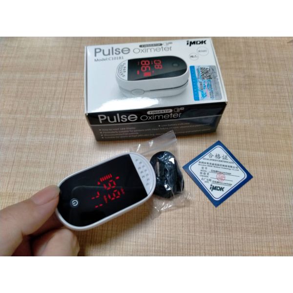 Oxygen Saturation 3.3*2.5cm LCD 60mA Finger Pulse Meter
